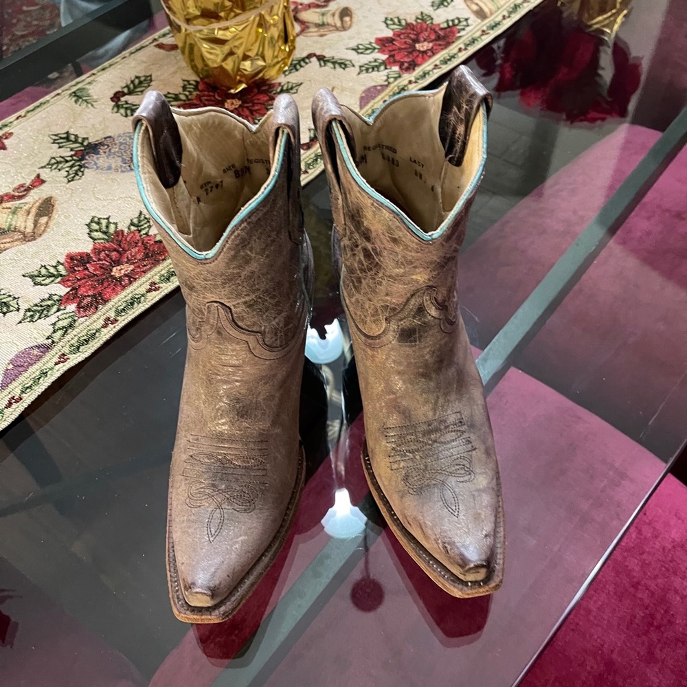 Corral Vintage Booties Size 8 1/2" Dusty Tan and Aqua details